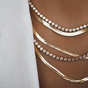 Lili Claspe Reggie Thick